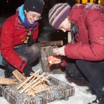 Feuer machen im Schnee